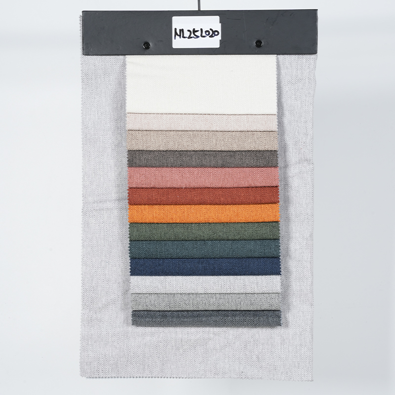 Broyer un peu de tissu de canapé en polyester